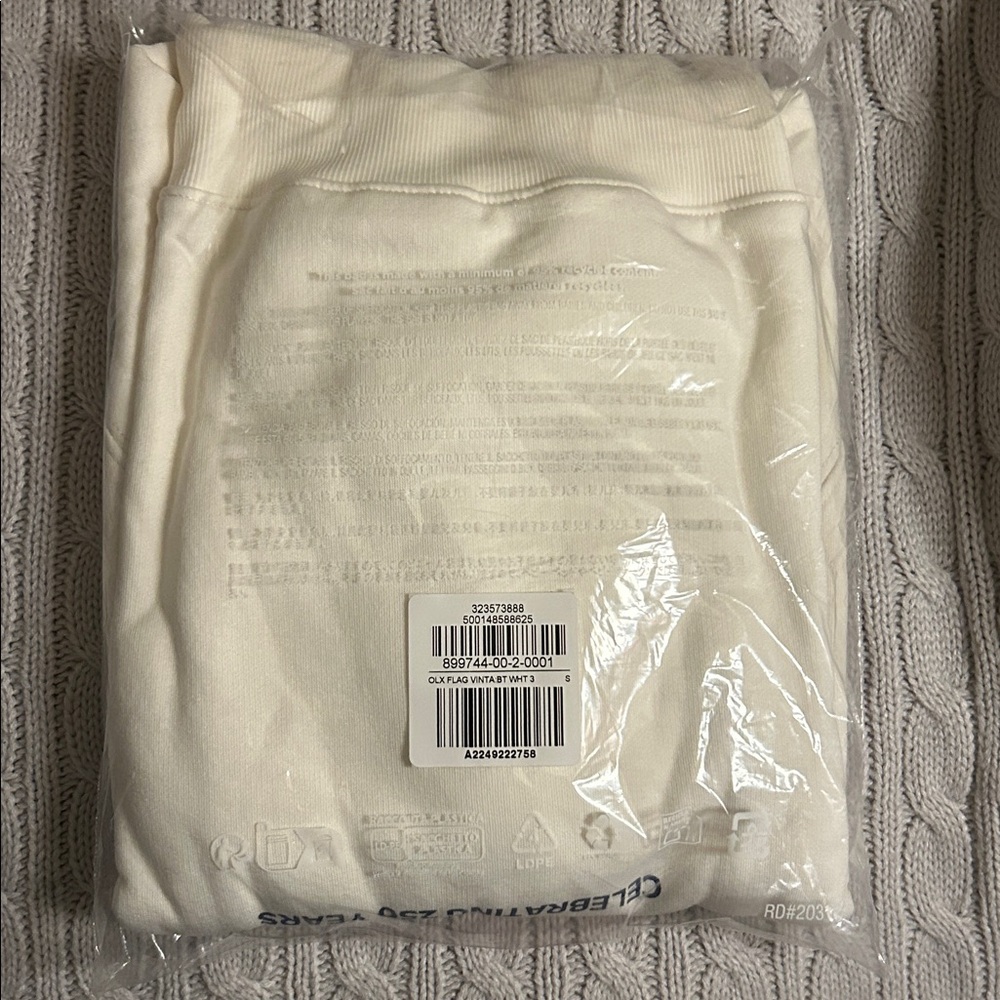 Old Navy 2026 Sweatshirt - Picture 2 of 2